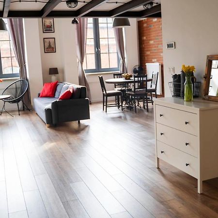 RedCity LOFT Zyrardow Eksteriør billede