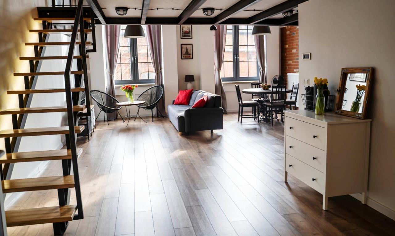 RedCity LOFT Zyrardow Eksteriør billede